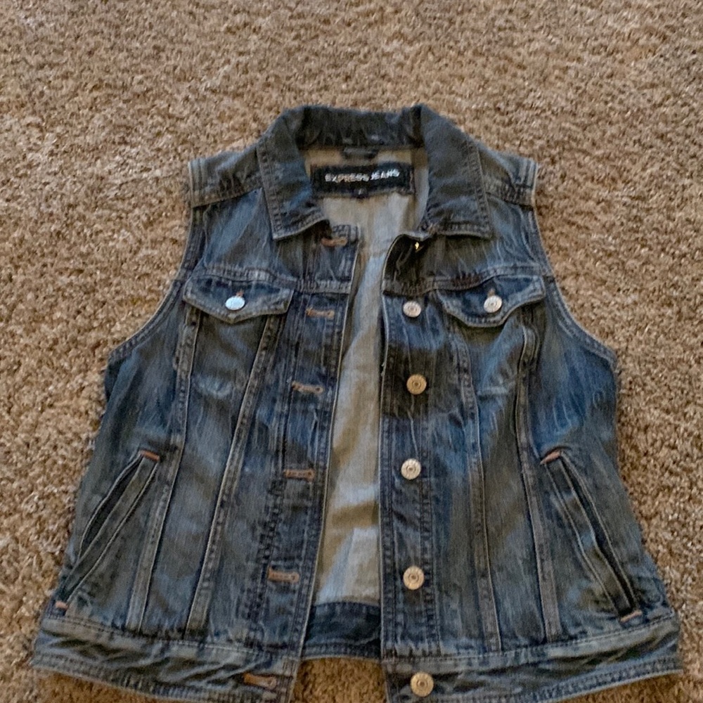 Sleeveless Jean jacket